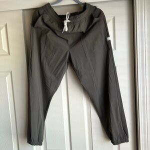 Dazzlin’ Vuori olive joggers w/draw string waist (L)
